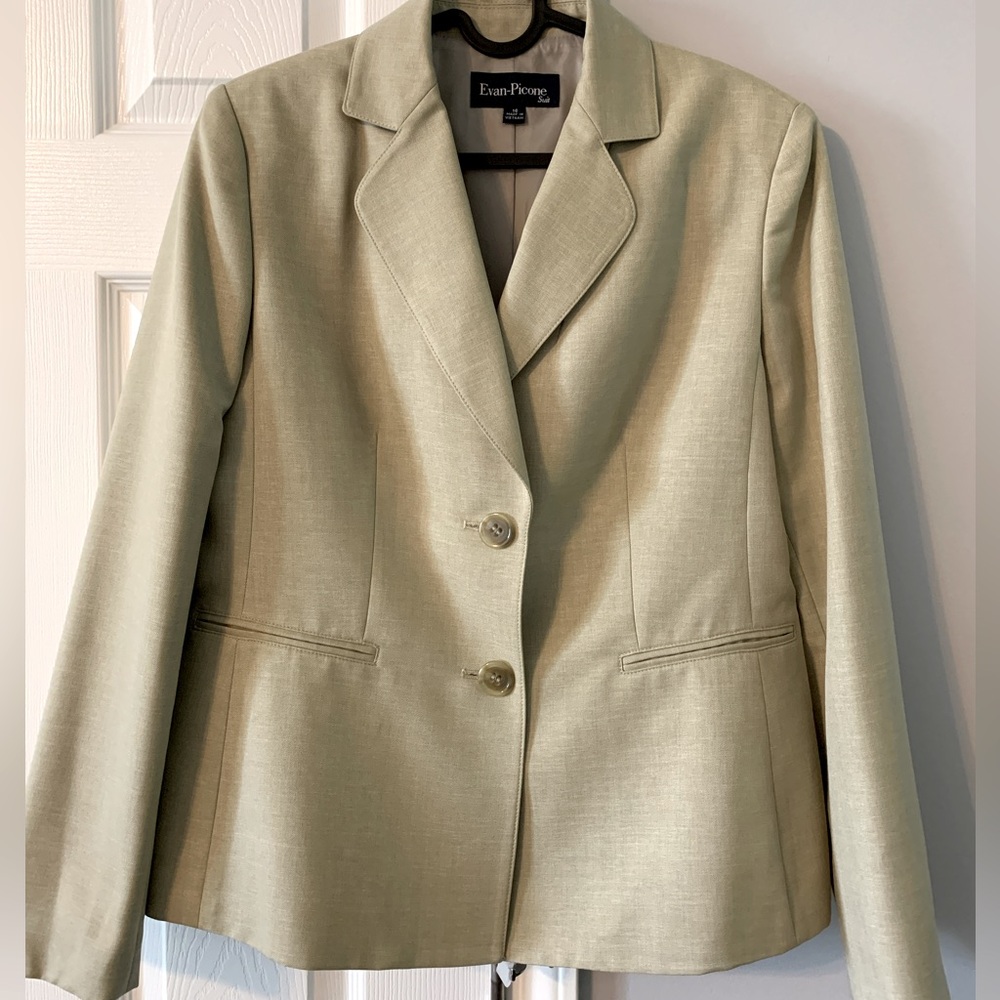 Evan Picone Beige 2pc Suit Size 10
